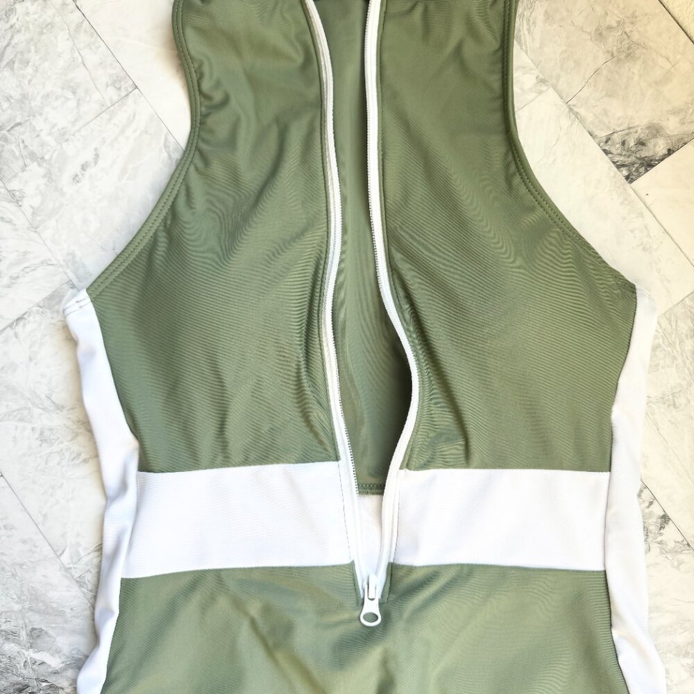 NEW Zipper Sleeveless One-piece Swimsuit - Picture 8 of 11